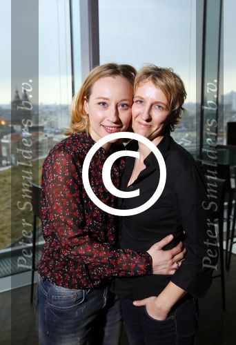 Amsterdam 24 maart 2015
presentatie het grote songfestival boek door Richard v d Crommert en Dave Boomkens in het double three hotel. Michelle Courtens met partner