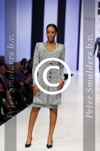 Amsterdam 8 maart 2015
Modeshow Paul Schulten in het Okura.
oa aanwezig Christine Kroonenberg met vriend Christina Curry Hank Heijn Geert ( vriend Edgar Vos) Harrie Mens met zijn buurvrouw en dochter Suze.