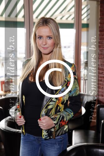 Volendam 5 maart 2014
Presentatie 100% NL Magazine ism postcodeloterij bij old Dutch.
Monique Smit