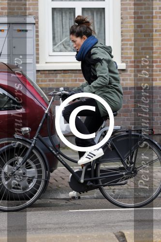 Amsterdam 27 maart 2015
Naomi v As op de fiets in Amsterdam zuid.