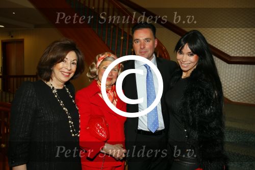 Amsterdam 8 maart 2015
Modeshow Paul Schulten in het Okura.
oa aanwezig Christine Kroonenberg met vriend Christina Curry Hank Heijn Geert ( vriend Edgar Vos) Harrie Mens met zijn buurvrouw en dochter Suze.
