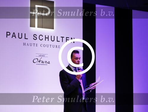 Amsterdam 8 maart 2015
Modeshow Paul Schulten in het Okura.
oa aanwezig Christine Kroonenberg met vriend Christina Curry Hank Heijn Geert ( vriend Edgar Vos) Harrie Mens met zijn buurvrouw en dochter Suze.