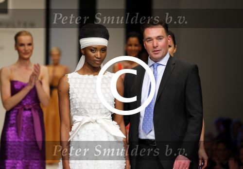 Amsterdam 8 maart 2015
Modeshow Paul Schulten in het Okura.
oa aanwezig Christine Kroonenberg met vriend Christina Curry Hank Heijn Geert ( vriend Edgar Vos) Harrie Mens met zijn buurvrouw en dochter Suze.