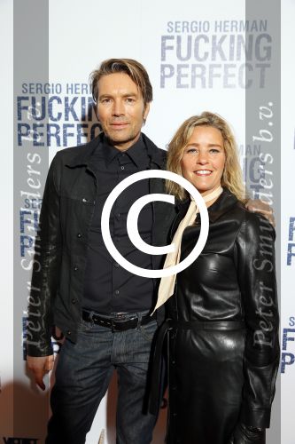 Amsterdam 9 maart 2015
Premiere Sergio Herman in het eye theater. Ellemieke Vermolen en hun zoons zijn er ook bij.
Piet Boon met vriendin