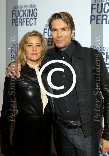 Amsterdam 9 maart 2015
Premiere Sergio Herman in het eye theater. Ellemieke Vermolen en hun zoons zijn er ook bij.
Piet Boon met vriendin
