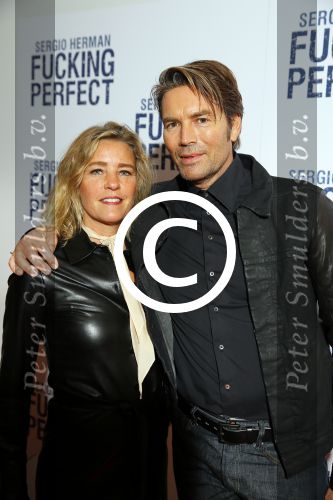 Amsterdam 9 maart 2015
Premiere Sergio Herman in het eye theater. Ellemieke Vermolen en hun zoons zijn er ook bij.
Piet Boon met vriendin