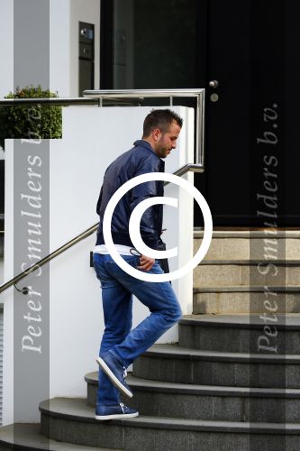 Hamburg 18 maart 2015
Rafael v d Vaart vertrekt vanaf zijn huis naar de training van HSV