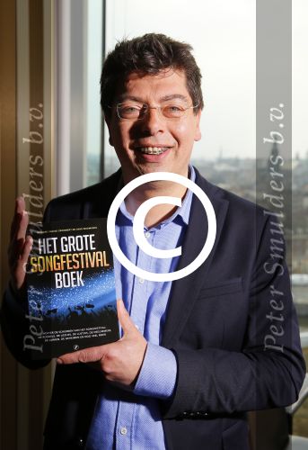 Amsterdam 24 maart 2015
presentatie het grote songfestival boek door Richard v d Crommert en Dave Boomkens in het double three hotel