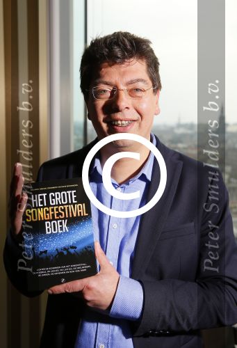 Amsterdam 24 maart 2015
presentatie het grote songfestival boek door Richard v d Crommert en Dave Boomkens in het double three hotel