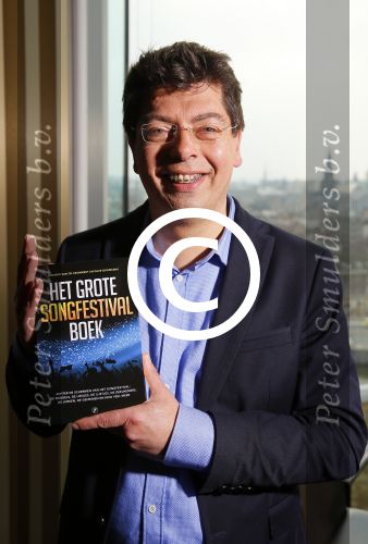 Amsterdam 24 maart 2015
presentatie het grote songfestival boek door Richard v d Crommert en Dave Boomkens in het double three hotel