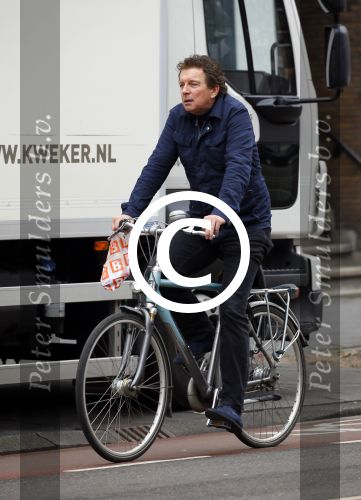 Amsterdam 9 maart 2015   
Robert ten Brink op de fiets in Amsterdam