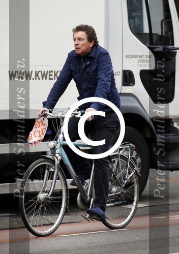 Amsterdam 9 maart 2015   
Robert ten Brink op de fiets in Amsterdam