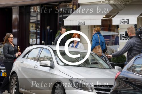 Amsterdam 9 maart 2015  
Dave Roelvink zijn moeder Lucienne en Honoria vertrekken vanaf de pc hooftstraat voor real life soap