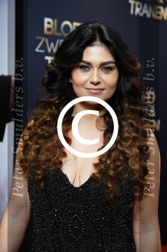 Amsterdam 30 maart 2015
Premiere Bloed zweet en tranen (film over het leven van Andre Hazes) in Tuschinski.
rachel Hazes met Roxeanne Hazes en vriend en Dre Hazes en vriendin