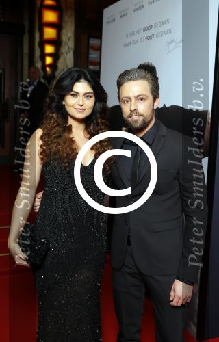 Amsterdam 30 maart 2015
Premiere Bloed zweet en tranen (film over het leven van Andre Hazes) in Tuschinski.
rachel Hazes met Roxeanne Hazes en vriend en Dre Hazes en vriendin