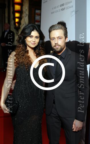 Amsterdam 30 maart 2015
Premiere Bloed zweet en tranen (film over het leven van Andre Hazes) in Tuschinski.
rachel Hazes met Roxeanne Hazes en vriend en Dre Hazes en vriendin