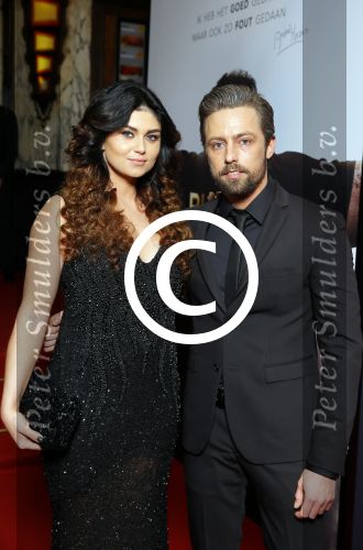 Amsterdam 30 maart 2015
Premiere Bloed zweet en tranen (film over het leven van Andre Hazes) in Tuschinski.
rachel Hazes met Roxeanne Hazes en vriend en Dre Hazes en vriendin