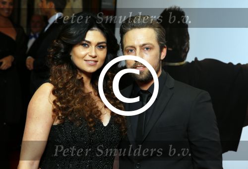Amsterdam 30 maart 2015
Premiere Bloed zweet en tranen (film over het leven van Andre Hazes) in Tuschinski.
rachel Hazes met Roxeanne Hazes en vriend en Dre Hazes en vriendin