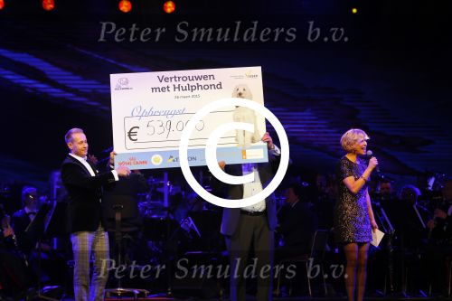 Hilversum 26 maart 2015
Gala stichting hulphond in studio 21. Eric Bouwer en Rudolph Strickwold en Anita Witzier