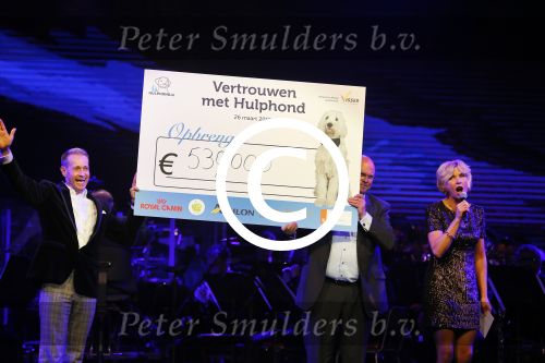 Hilversum 26 maart 2015
Gala stichting hulphond in studio 21. Eric Bouwer en Rudolph Strickwold en Anita Witzier