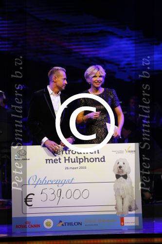 Hilversum 26 maart 2015
Gala stichting hulphond in studio 21. Eric Bouwer en Rudolph Strickwold en Anita Witzier