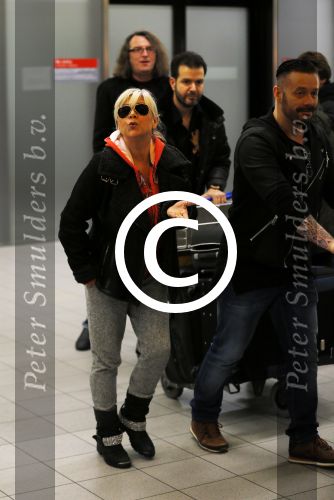 Schiphol 26 maart 2015
Samantha Fox arriveert op schiphol. Varol Porsemay haalt haar op