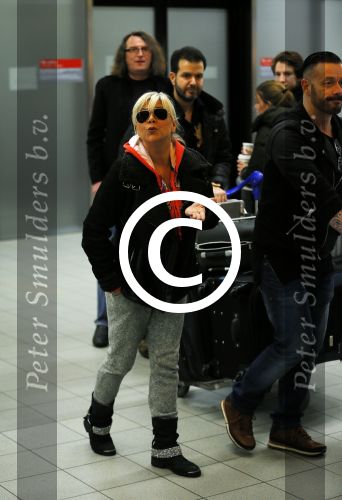Schiphol 26 maart 2015
Samantha Fox arriveert op schiphol. Varol Porsemay haalt haar op