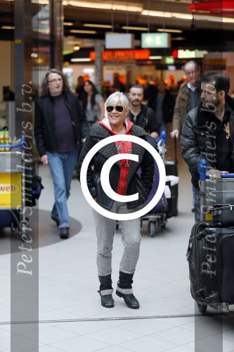 Schiphol 26 maart 2015
Samantha Fox arriveert op schiphol. Varol Porsemay haalt haar op