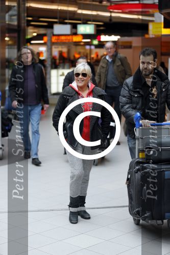 Schiphol 26 maart 2015
Samantha Fox arriveert op schiphol. Varol Porsemay haalt haar op