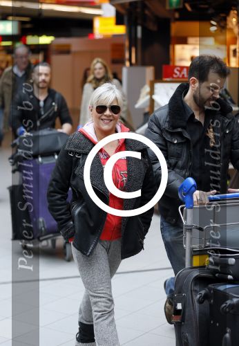 Schiphol 26 maart 2015
Samantha Fox arriveert op schiphol. Varol Porsemay haalt haar op