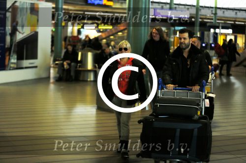 Schiphol 26 maart 2015
Samantha Fox arriveert op schiphol. Varol Porsemay haalt haar op