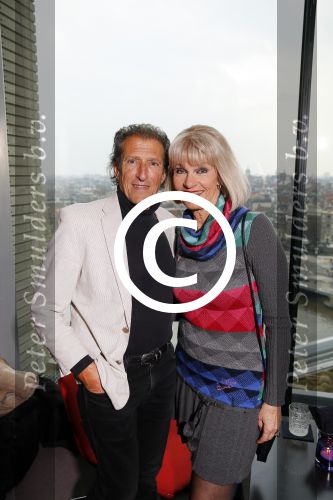 Amsterdam 24 maart 2015
presentatie het grote songfestival boek door Richard v d Crommert en Dave Boomkens in het double three hotel.
Saskia en Serge