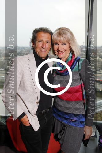 Amsterdam 24 maart 2015
presentatie het grote songfestival boek door Richard v d Crommert en Dave Boomkens in het double three hotel.
Saskia en Serge