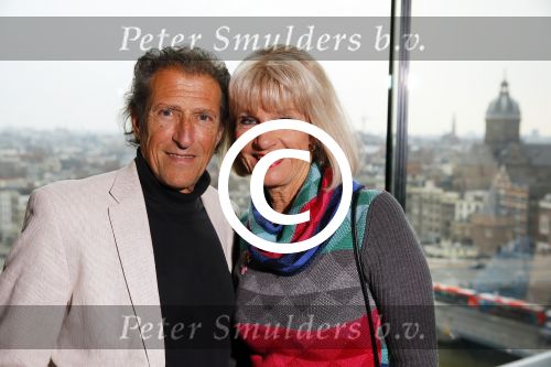 Amsterdam 24 maart 2015
presentatie het grote songfestival boek door Richard v d Crommert en Dave Boomkens in het double three hotel.
Saskia en Serge