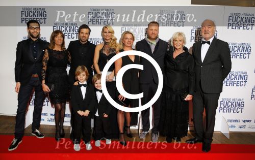 Amsterdam 9 maart 2015
Premiere Sergio Herman in het eye theater. Ellemieke Vermolen en hun zoons zijn er ook bij.
Met familie