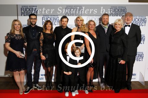 Amsterdam 9 maart 2015
Premiere Sergio Herman in het eye theater. Ellemieke Vermolen en hun zoons zijn er ook bij.
Met familie