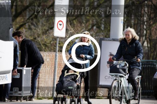 Amsterdam 7 maart 2015
Suze Mens achter de kinderwagen