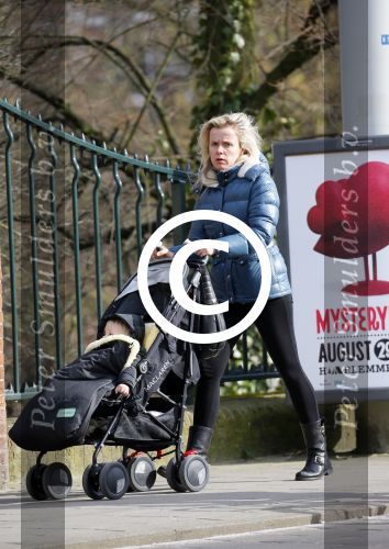 Amsterdam 7 maart 2015
Suze Mens achter de kinderwagen