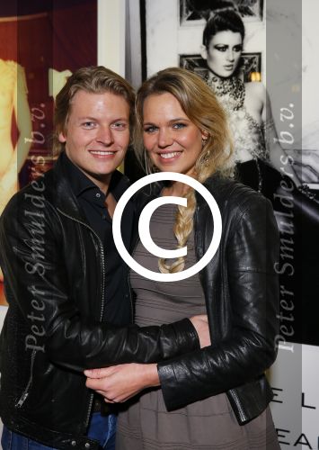 Alphen aan de Rijn 28 februari 2015
Opening expositie Myrthe Mylius. Vriend Thomas Berge en zoontje Jack zijn natuurlijk aanwezig.