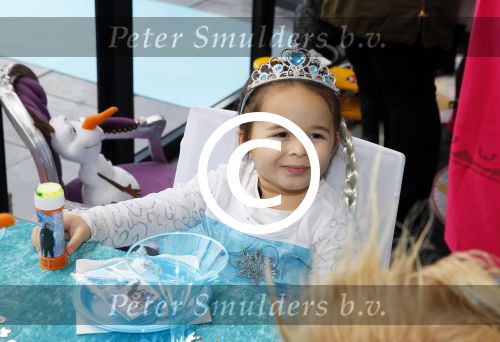Amsterdam 15 maart 2015
Vegas de dochter van Amanda Balk en Afrojack viert haar verjaardag in het vondelpark.
Kids Partyplanner organiseerde het feestje.