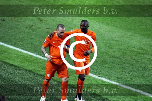 Amsterdam 28 maart 2015
Wesley Sneijder maakt de 1-1 bin Nederland-Turkije in de amsterdam Arena.
Daarna stopt hij een bal onder zijn shirt en een duim in zijn mond ten teken dat zijn vrouw Yolanthe Sneijder Cabau een kindje krijgen