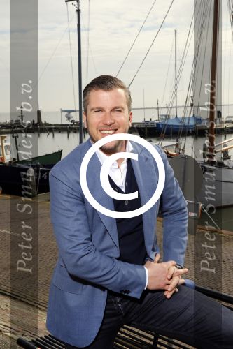 Volendam 5 maart 2014
Presentatie 100% NL Magazine ism postcodeloterij bij old Dutch.
Winston Gerschtanowitz