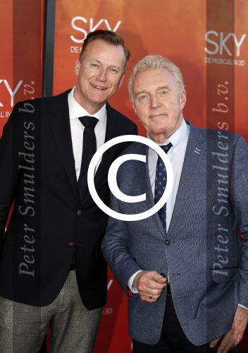 Amsterdam  3 april 2016
Premiere musical Sky in het Amsterdam theater.
Andre v Duin met vriend Martin