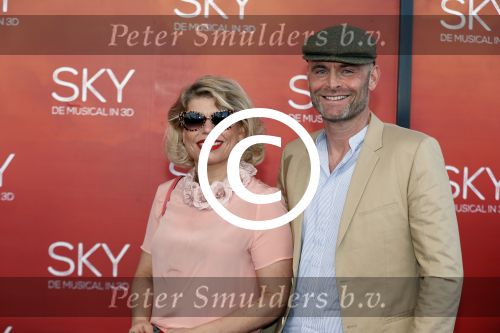 Amsterdam  3 april 2016
Premiere musical Sky in het Amsterdam theater.
Annemarie Jung met man Bert
