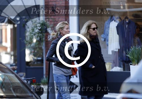 Amsterdam 7 maart 2016 
Annemieke Verdoorn met een vriendin op de cornelis schuytstraat.