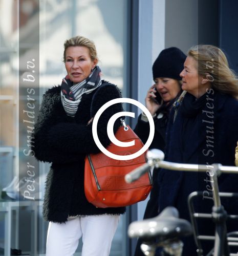 Amsterdam 9 maart 2016
Annemieke Verdoorn met vriendinnen i Amsterdam zuid