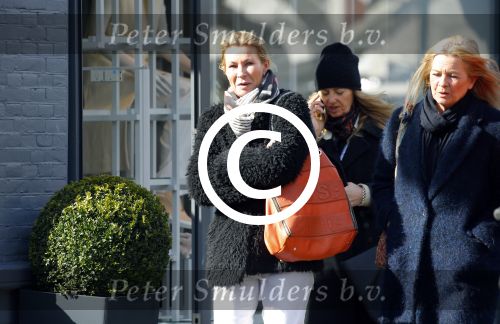 Amsterdam 9 maart 2016
Annemieke Verdoorn met vriendinnen i Amsterdam zuid