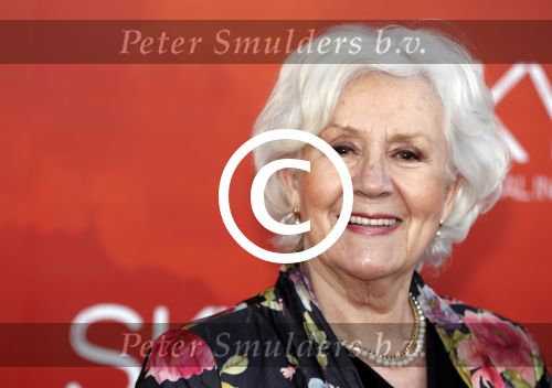 Amsterdam  3 april 2016
Premiere musical Sky in het Amsterdam theater.
Annewil Blankers met zoon