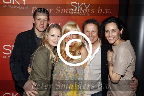 Amsterdam 3 april 2016
Premiere musical Sky in het Amsterdam theater. Armando en Mary Borsato
