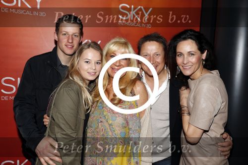 Amsterdam 3 april 2016
Premiere musical Sky in het Amsterdam theater. Armando en Mary Borsato